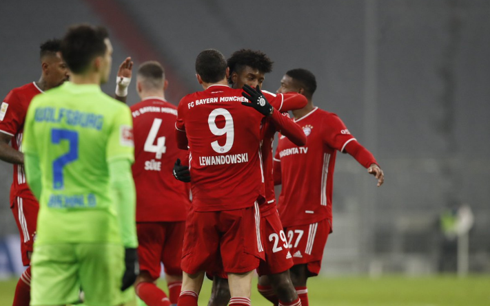  弗赖堡主场顽强战平强敌展现德甲黑马本色  