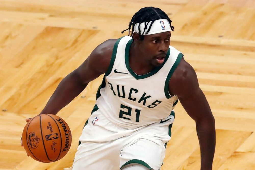  霍勒迪攻防一体雄鹿轻取尼克斯稳排名