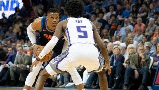  福克斯关键抢断国王主场险胜活塞保住附加赛希望  